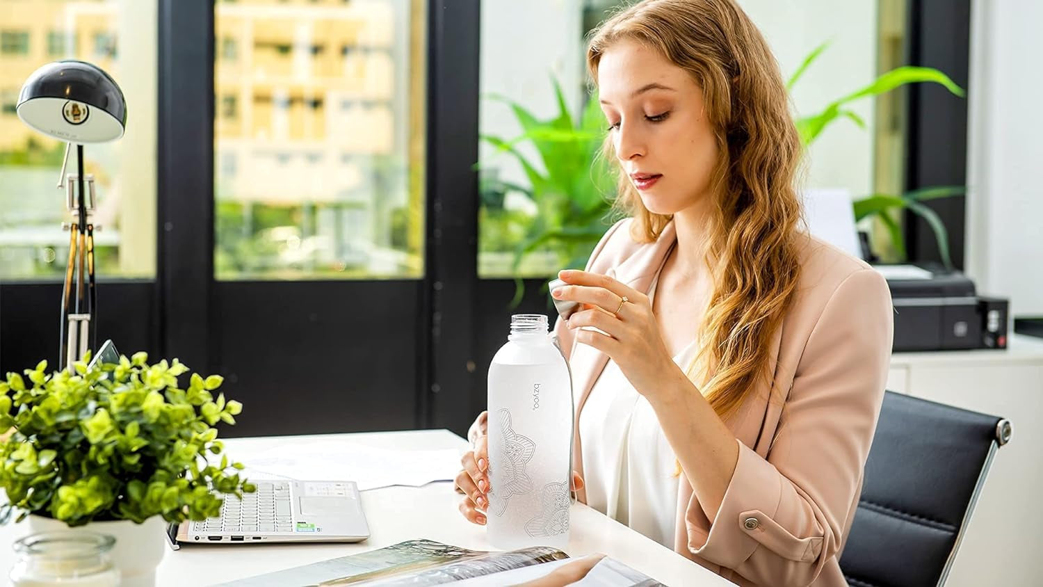 32 OZ 1 Liter Time Marker Water Bottle Frosted Durable Plastic with Strap - Reusable Clear Bottle with Times to Drink Time Markings for Daily Hydration Intake BPA Free (Silver)